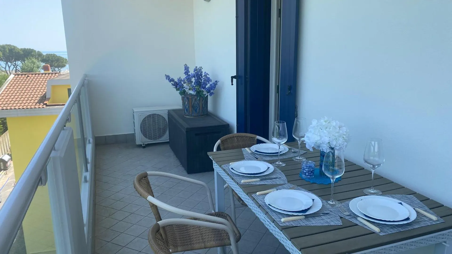 Attico Onda Blu Vista Mare - Acqua - A 150Mt Dalla Spiaggia 리도 디 예솔로